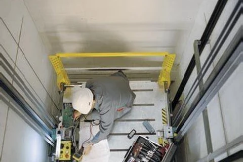 Bảo trì thang máy. (Nguồn: http://thangmay.info)