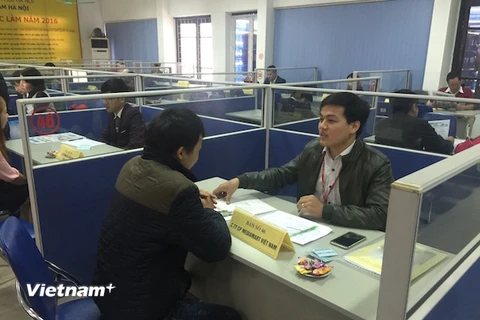 Khá ít lao động tham gia phiên giao dịch việc làm ngay sau Tết Nguyen đán. (Ảnh: Hồng Kiều/Vietnam+)