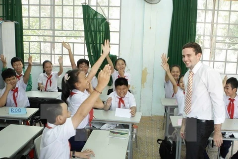 Người nước ngoài dạy học tại Việt Nam. (Ảnh minh họa: Nguyễn Quyết/TTXVN)