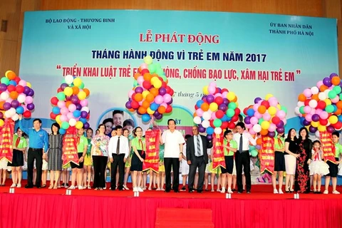 Lễ phát động tháng hành động vì trẻ em năm 2017. (Ảnh: PV/Vietnam+)