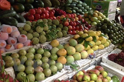 Giá các loại hoa quả đã tăng khoảng 30% so với trước đó. (Ảnh: PV/Vietnam+)
