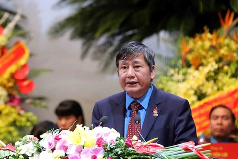 Ông Trần Thanh Hải, Phó Chủ tịch Tổng Liên đoàn Lao động Việt Nam trình bày chỉ tiêu phấn đấu trong nhiệm kỳ 2018-2023. (Ảnh: TTXVN)