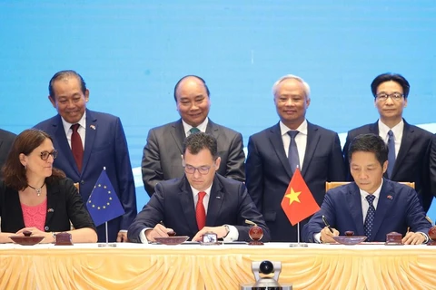 Ký kết Hiệp định Thương mại tự do giữa Việt Nam và Liên minh châu Âu. (Ảnh: Lâm Khánh/TTXVN)