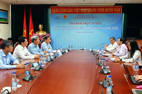 Các đại biểu tham gia thảo luận tại tọa đàm “Quốc hội Việt Nam với Năm Chủ tịch AIPA”. (Ảnh: PV/Vietnam+)