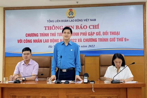 Họp báo về chương trình Thủ tướng Chính phủ gặp gỡ, đối thoại với công nhân lao động. (Ảnh: PV/Vietnam+)
