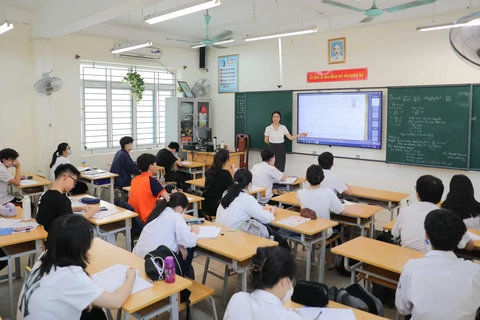 Việc đầu tư cơ sở vật chất để học sinh tại các quận nội thành có đủ trường lớp theo học cần sự quyết liệt của các chính quyền. (Ảnh: PV/Vietnam+)
