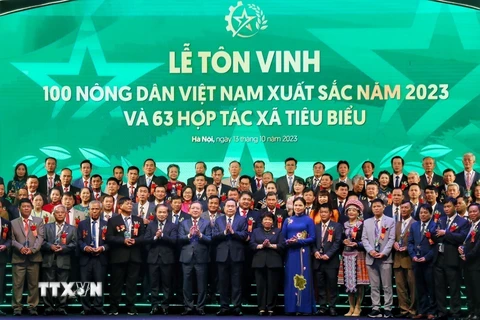 Lễ tôn vinh 100 nông dân Việt Nam xuất sắc năm 2023. (Ảnh: Tuấn Đức/TTXVN)