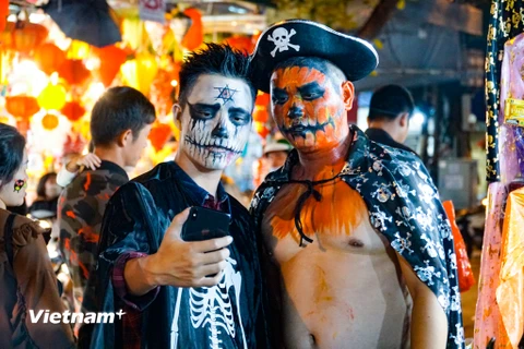 [Photo] Những tạo hình 'hết hồn' của giới trẻ Hà thành dịp Halloween