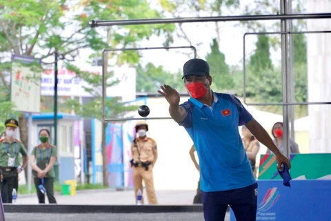Vận động viên Nguyễn Văn Dũng "đánh rơi" huy chương vàng trong trận chung kết "căng não" với người Thái. (Ảnh: Minh Hiếu/Vietnam+)
