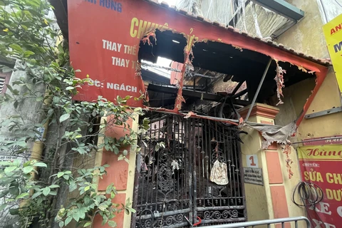 Cận cảnh đám cháy nhà trọ tại Trung Kính khiến nhiều người thương vong