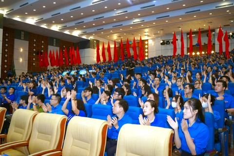 Hàng trăm đoàn viên, thanh niên, sinh viên tiêu biểu của Thủ đô tham dự Lễ ra quân Chiến dịch Thanh niên tình nguyện hè 2024. (Ảnh: Minh Hiếu/Vietnam+)