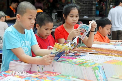 Hàng chục nghìn ấn phẩm góp mặt tại Hội chợ sách mùa Hè 2015 