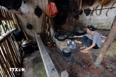 Không gian bếp truyền thống ở Đường Lâm. (Ảnh: Thanh Hà/TTXVN)
