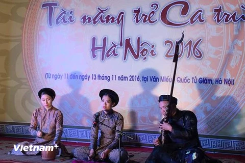 Liên hoan Tài năng trẻ Ca trù Hà Nội diễn ra từ ngày 11-13/11 tại Văn Miếu-Quốc Tử Giám. (Ảnh: An Ngọc/Vietnam+)