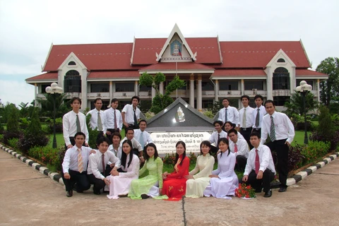 Lưu học sinh Việt Nam tại Lào (khóa 2001-2007). (Ảnh: Nhân vật cung cấp)