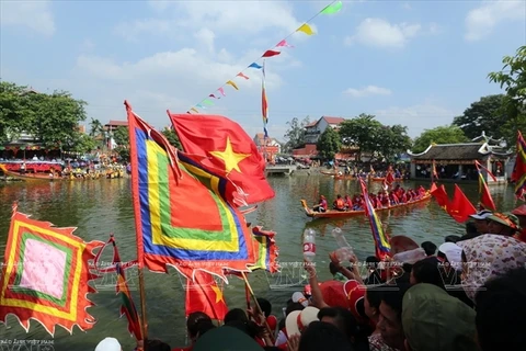 Lễ hội Bơi Đăm (Hà Nội) được công nhận là di sản văn hóa phi vật thể quốc gia. (Ảnh: Báo Ảnh Việt Nam/TTXVN)