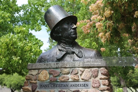 Tượng đại văn hào Đan Mạch Hans Christian Andersen. (Ảnh: Getty Images)