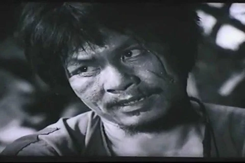 Nghệ sỹ Bùi Cường trong vai Chí Phèo ở phim "Làng Vũ Đại ngày ấy." (Ảnh tư liệu)