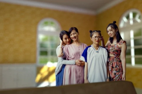 Bộ phim đánh dấu sự trở lại màn ảnh nhỏ của nghệ sỹ nhân dân Lê Khanh sau một thời gian dài vắng bóng. (Ảnh: ĐLP)