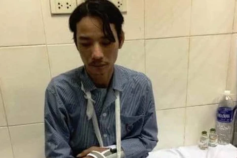 Anh Nguyễn Ngọc P tại Bệnh viện Đa khoa Đống Đa. (Ảnh: PV/Vietnam+)
