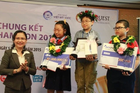 Học sinh Hà Nội bội thu giải nhất cuộc thi English Champion 2015 