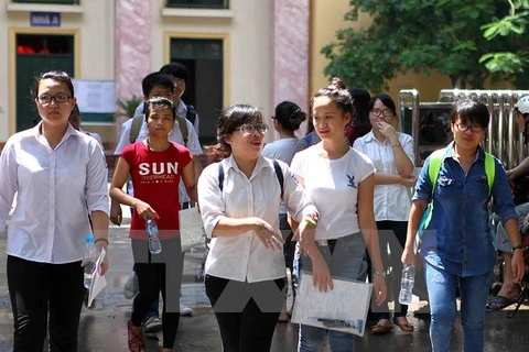 Quá đông thí sinh, Đại học Quốc gia Hà Nội tăng gấp đôi ngày thi