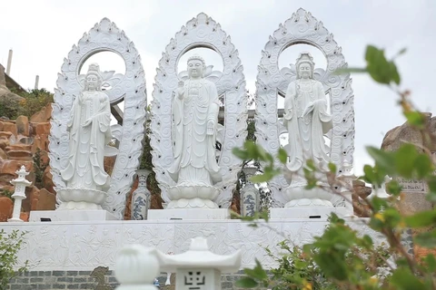 Những bức tượng Phật tại Trùng Sơn Tự (Ảnh: Phương Anh/Vietnam+)