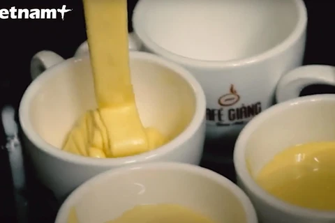 [Video] Càphê trứng: Thứ đồ uống xua tan cái lạnh mùa đông Hà Nội 