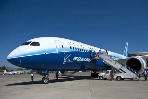 Máy bay Boeing Dreamliner lại gặp sự cố về hệ thống pin