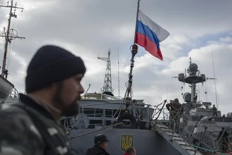 72 cơ sở quân sự của Ukraine ở Crimea treo cờ Nga