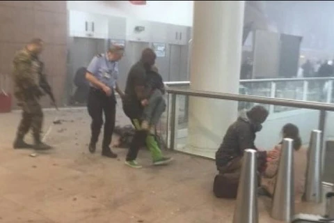 Bên trong sân bay Brussels sau các vụ đánh bom (Nguồn: Twitter)