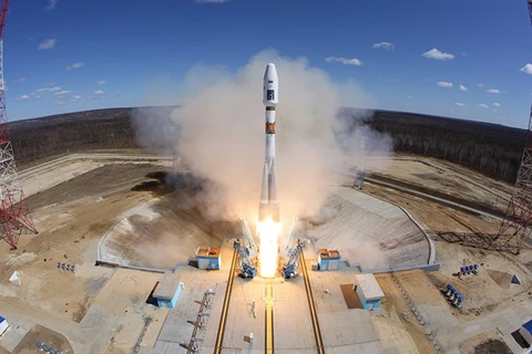 Tên lửa đẩy Soyuz đã bay lên thành công trong lần phóng đầu tiên tại sân bay vũ trụ Vostochny. (Nguồn: Sputnik) 