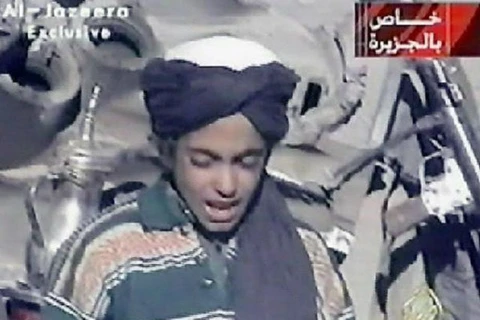 Hamza trong đoạn video kêu gọi lập siêu tổ chức khủng bố (Nguồn: Daily Star) 