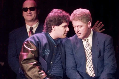 Roger bị Mật vụ Mỹ đặt cho biệt danh "Cơn đau đầu" thời ông Bill Clinton còn cầm quyền (Nguồn: Daily Mail)