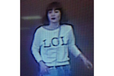 Hình ảnh trích từ camera giám sát về một phụ nữ bị nghi có liên quan tới cái chết của ông Jong-nam. (Nguồn: New Straits Times)