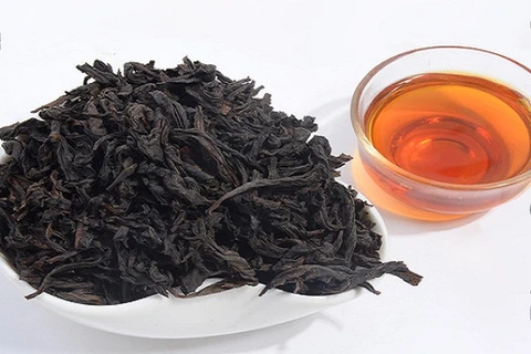 Mặt hàng có giá cao nhất ở Glassbelly là Niu Lan Keng Rougui, một loại trà siêu quý hiếm. (Nguồn: Oddity Central)