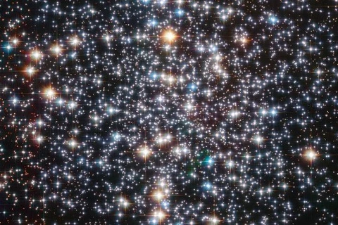 Kính viễn vọng Hubble phát hiện “hố đen ẩn” hiếm gặp trong Dải Ngân hà