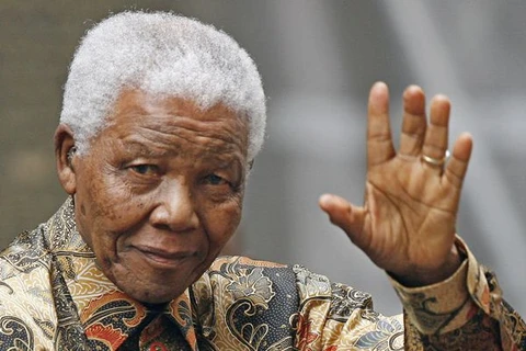 Cựu Tổng thống Nam Phi Nelson Mandela qua đời 