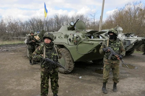 Quân Ukraine tái chiếm sân bay, Nga lo ngại kịch bản xấu