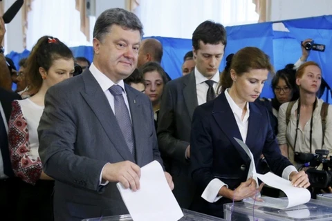 "Vua Chocolate" Poroshenko được dự báo đắc cử Tổng thống Ukraine