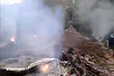 [Video] Cận cảnh hiện trường vụ máy bay trực thăng rơi ở Thạch Thất
