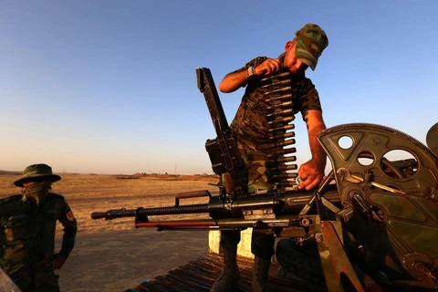 Đức viện trợ tên lửa chống tăng và súng máy cho Iraq chống IS
