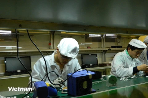 [Photo] Cận cảnh nhà máy sản xuất smartphone của VNPT Technology