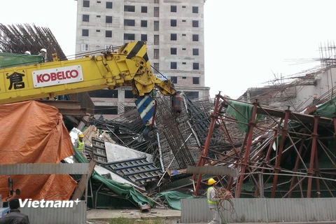 80 tấn bê tông tươi đổ sập, 9 công nhân chết hụt trong gang tấc