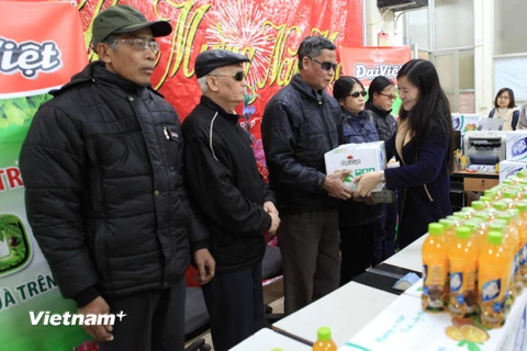 Đại Việt trao hơn 1.000 phần quà từ thiện trước Tết nguyên đán