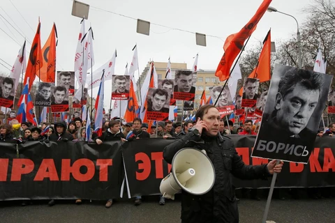 Báo Đức: Ông Nemtsov móc nối với Mỹ để lên danh sách trừng phạt Nga