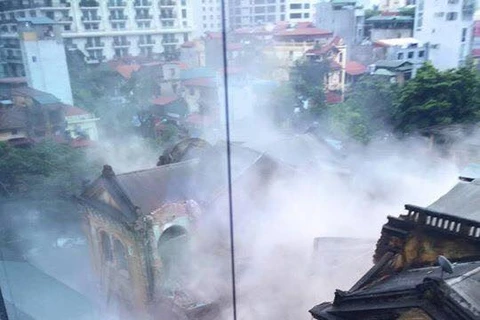 Hà Nội: Sập nhà cổ ở 107 Trần Hưng Đạo, 4 người đi cấp cứu