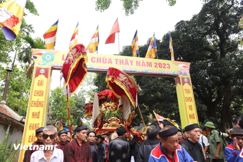 Khám phá lễ hội độc đáo của ngôi chùa hơn 1.000 năm tuổi ở Hà Nội 