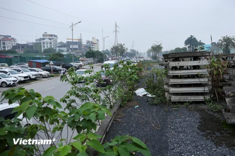 Công trình cầu vượt bị bỏ hoang nhiều năm trên đại lộ nghìn tỷ ở Hà Nội
