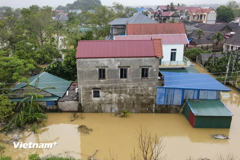 Một số tỉnh miền Bắc đang gồng mình chống mưa lũ. (Ảnh: Hoài Nam/Vietnam+)